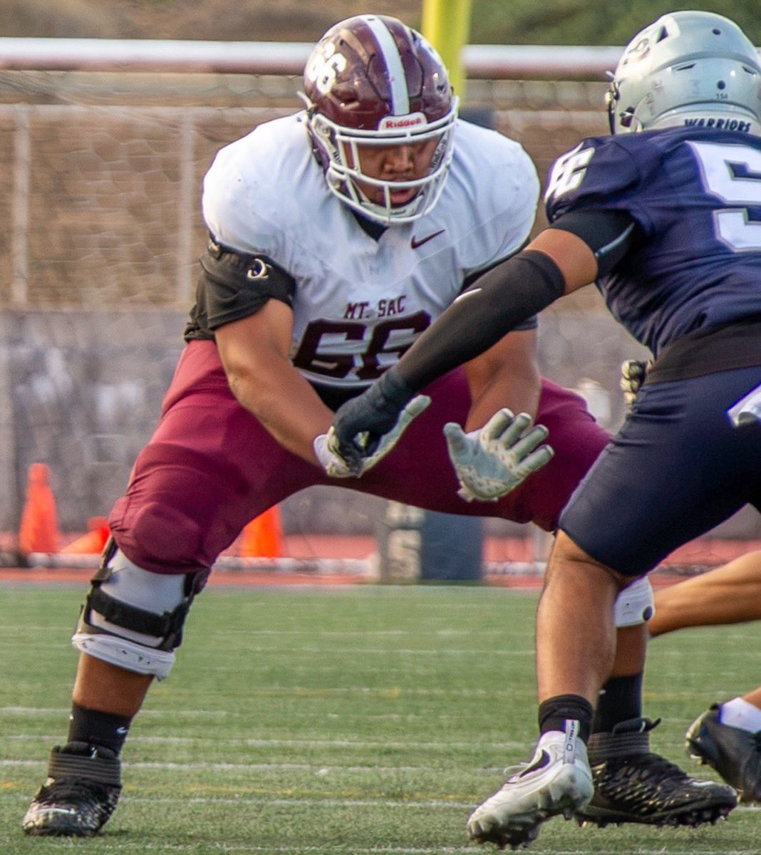 JUCOFFrenzy's tweet photo. 2027 (@mtsacfootball) JUCO OL @sitaiaimaileoi was offered by Illinois @IlliniFootball 
HL https://t.co/4pYXlfWCGe https://t.co/p7ftXIFzeE
