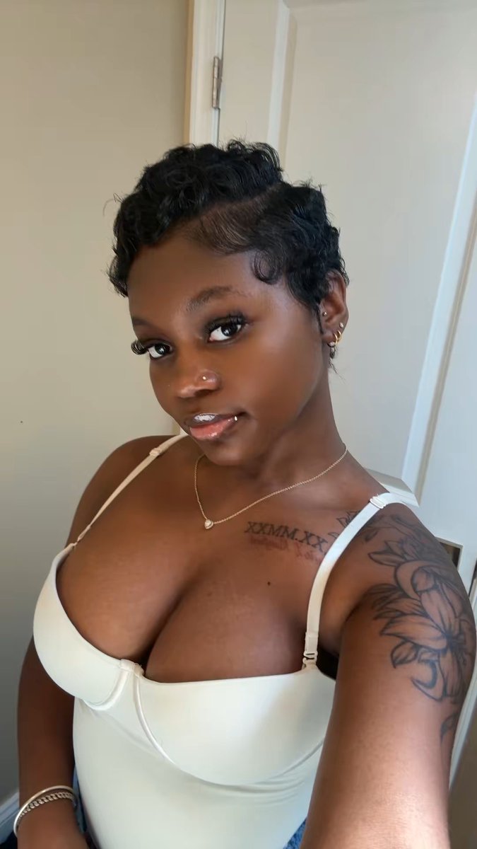 madeeinnmiraa_'s tweet photo. 😍😍😍😍 #pixiecut #chocolategirl https://t.co/YsOV1TZF3u