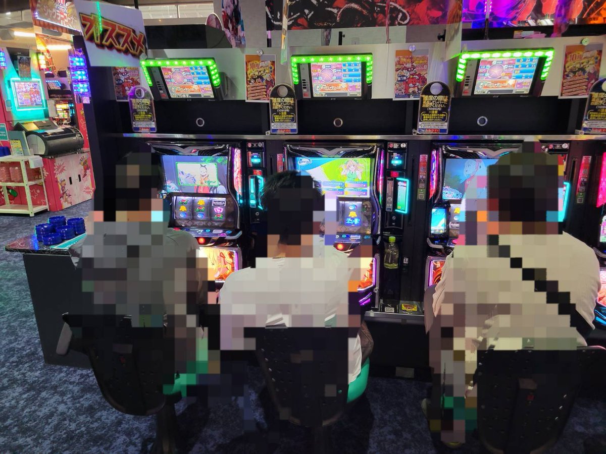 ichigeki_report's tweet photo. 10月18日(日)
🔰初開催🔰
【王者の一撃👑】
ただいまより、長野県安曇野市にある『チャンピオン���高店』さんから、🔰初取材🔰の報告をお届けします📸
まずは満台箇所の速報をどうぞ🚀

✅スマスロ 甲鉄城のカバネリ 海門（うなと）決戦
✅スマスロ リコリス・リコイル

どちらも満台フル稼働中！
その他、【スマスロモンキーターンⅤ】も高稼働で賑わっております🙌

記念すべき第1回目から店内は活気にあふれています✨
この後の展開にもご注目ください👀

#チャンピオン穂高店
#王者の一撃
#PR