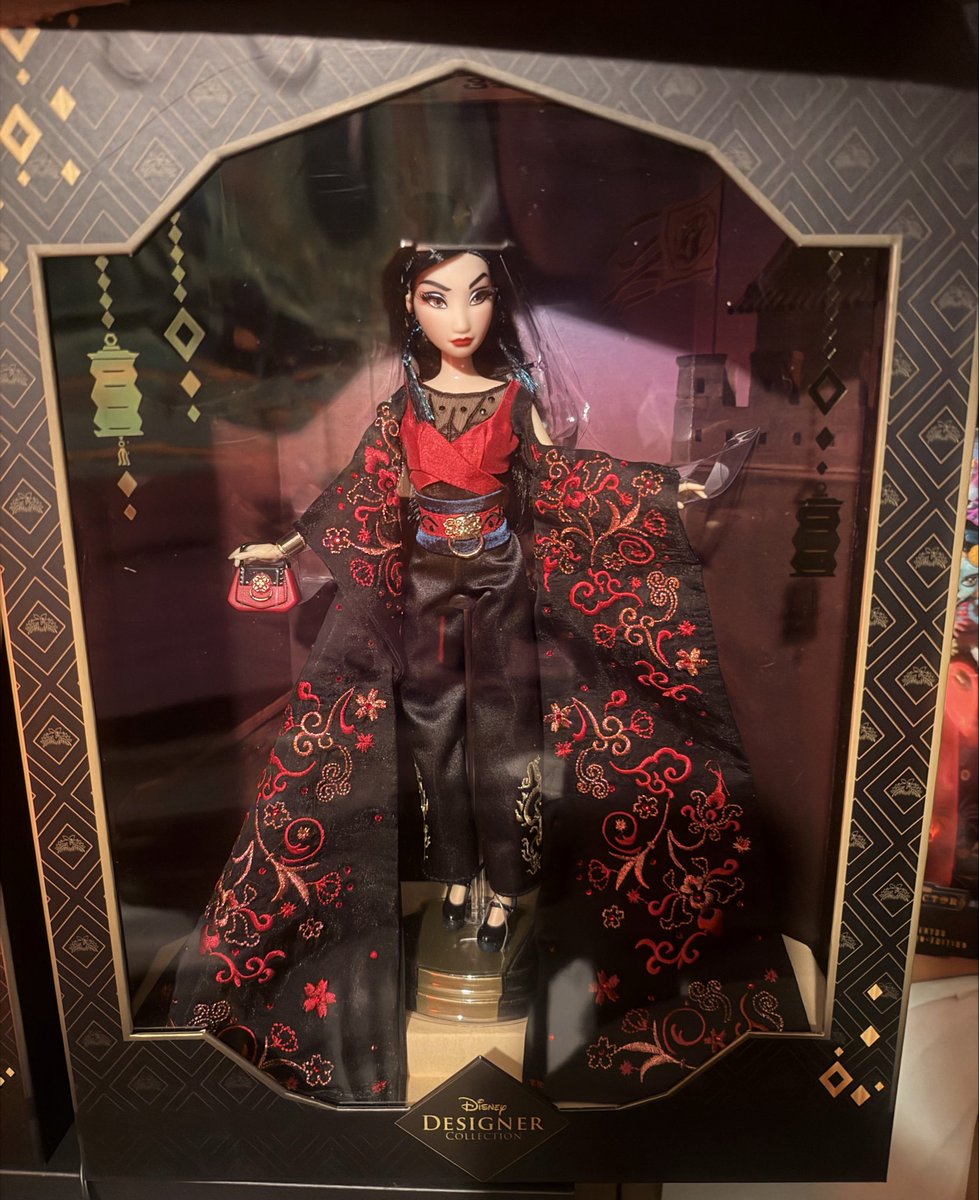 MoonChild_W333's tweet photo. @BedBeatsSalo Here are some of my Disney designer dolls 9600 or 9800 of them made worldwide all signed by the designers too very limited edition #DisneyDesignerDolls #RareDolls #Disney #LimitedEdition https://t.co/bJVlv29SFT