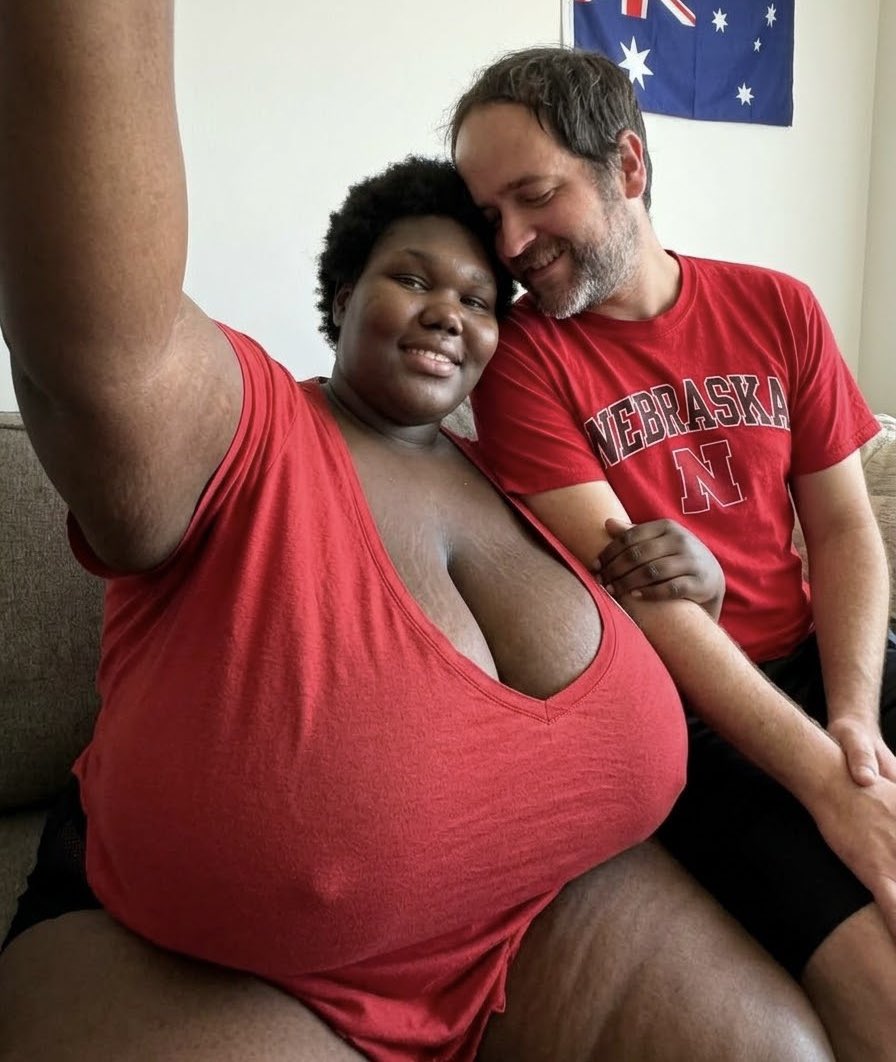 JocelynAbara's tweet photo. Gone watch the Husker game wit my fave white boy 😆
@Luvblackwomen1 
#bbw #ebony #bwwm #interracial #football #nebraska #huskers https://t.co/vtFbre9MX5