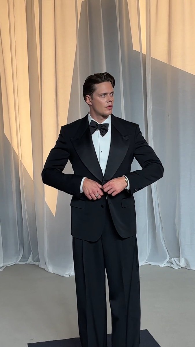 kirzstie's tweet photo. THANK YOU SWEDEN. THANK YOU PAPA STELLAN. THANK YOU BILL SKARSGÅRD https://t.co/5fx4E1LUen