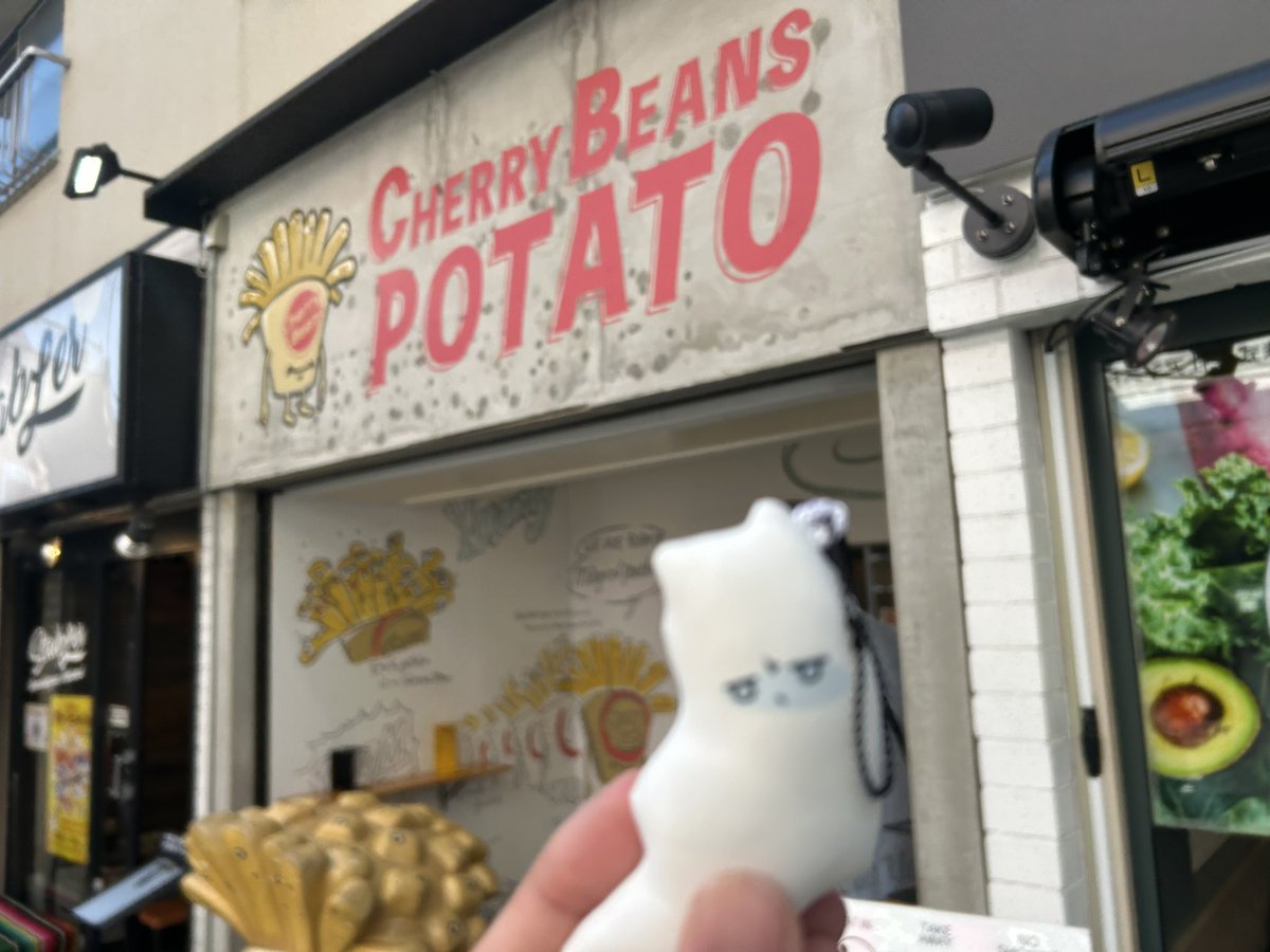 kuretsuki_902's tweet photo. ﾁﾔﾝ、下北沢の地元の店だぞ🍟 https://t.co/Jw2MqhZLoI
