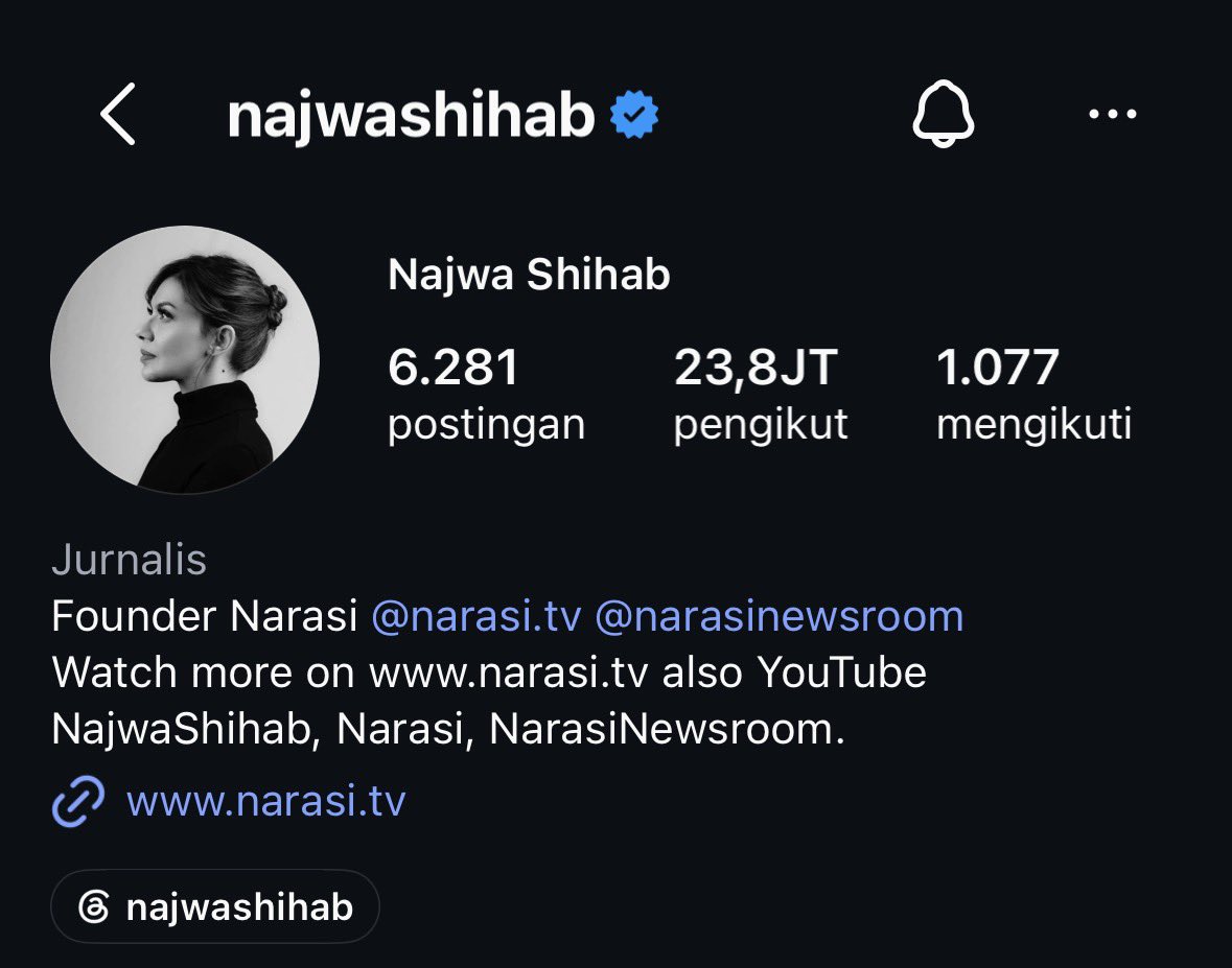 komisarisnetzen's tweet photo. Dulu kalau ada issue apapun selalu lihat dulu di IG nya Najwa Shihab, sekarang beliau memilih diam.

Dia pernah bilang kalo selama ini dia berani bersuara lantang di media karena ada suaminya di belakangnya yang selalu melindunginya, tapi sekarang sosok pelindung itu udah berpulang. 

From now on, just let her be as she should be. Sehat-sehat mba Najwa.