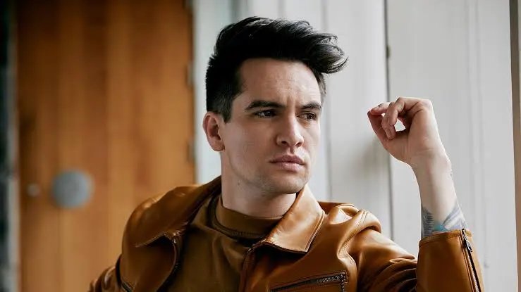 aBlueGhost9's tweet photo. @QuotesByLazer @loafbreadmann holy shit it's panic from panic at the disco https://t.co/vUUG8F7CLN