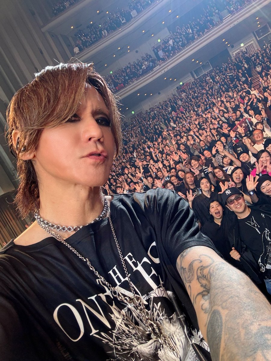 SUGIZOofficial's tweet photo. From Nagoya with Love 1017.

UNENDING JOURNEYツアー 再び名古屋公演、
遂にホールツアー最終地。
初めてこのこの地に降り立ってから35年、
名古屋はもう完璧な正真正銘 第２の故郷。
みんな最高に素晴らしかった。。。
本当にありがとう！

今日いよいよ第一弾千穐楽。
このツアーの頂を目指して全霊で挑むよ。
みんな最高峰の昇天を一緒に！

#LUNASEA
#UNENDINGJOURNEY_FOREVER　
#SUGIZO