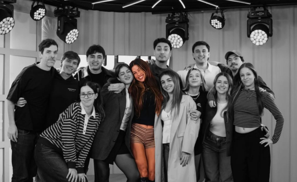 quenosecorte_'s tweet photo. y feliz día a nuestra mamá <3 https://t.co/8ds6cgjdBf