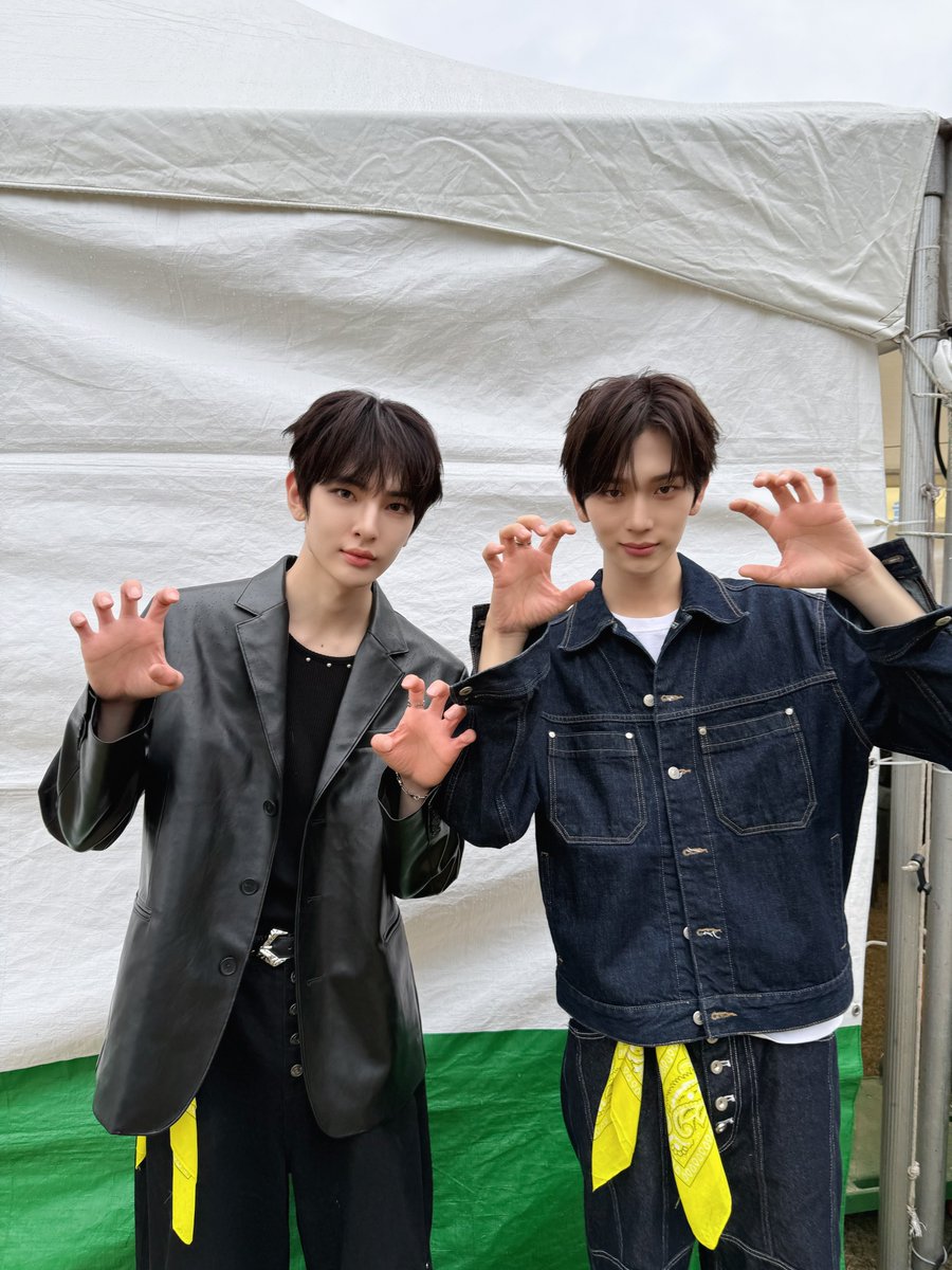 the_EPEX's tweet photo. [🎁]
럭키&amp;베니와 함께한 핌키 레드카펫 런웨이🐾
뜻깊은 행사에 참여할 수 있어서 감사했습니다💖

#EPEX #이펙스 #MU #뮤 #BAEKSEUNG #백승 #서울동물행복페스타 #핌키레드카펫입양제 https://t.co/5U1Picguo1