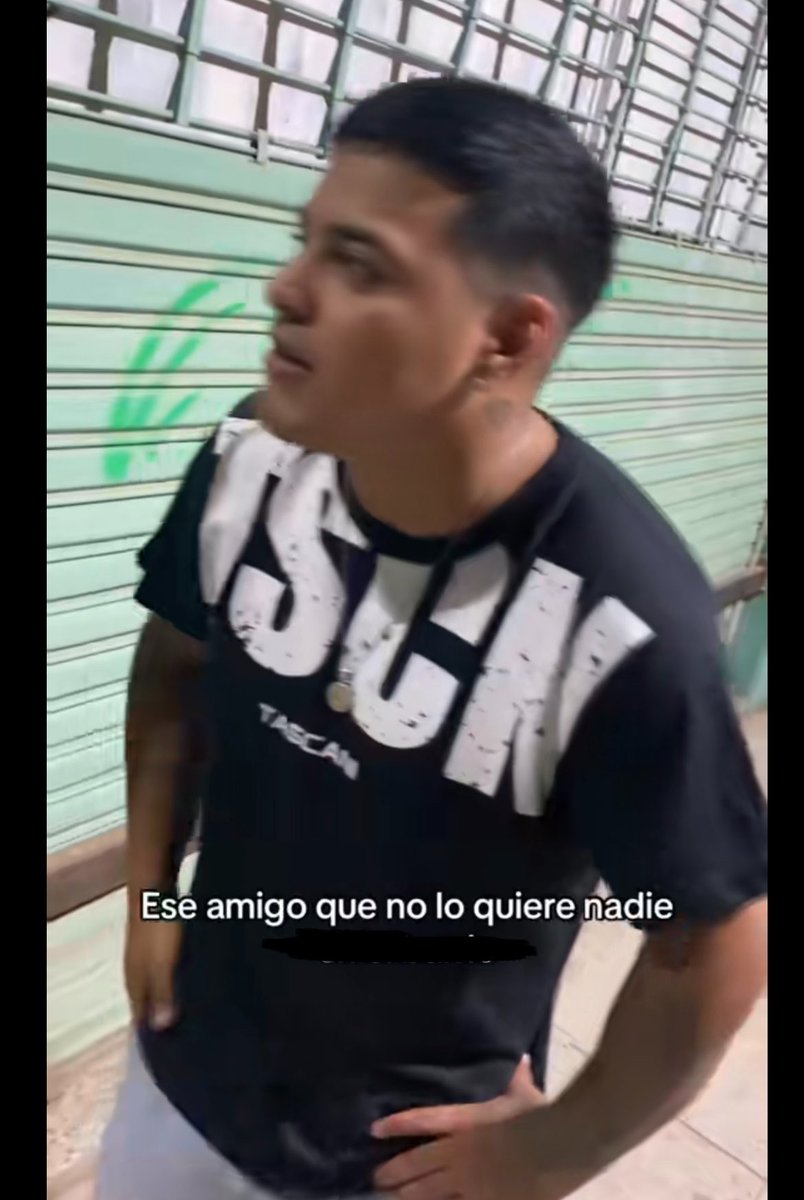 1ntoxiicada's tweet photo. como m siento cuando veo a todos mis amigos de novios https://t.co/Dowl6PdQtM