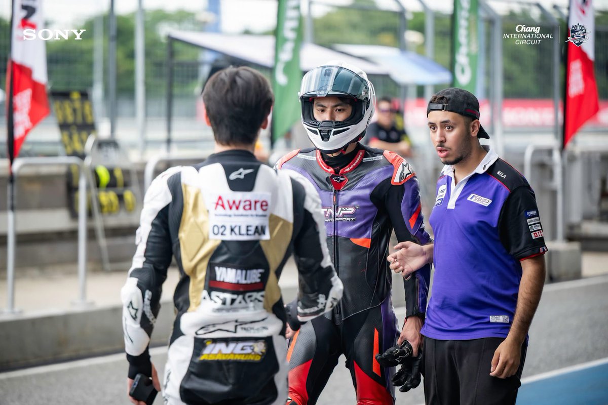 ohmretriever's tweet photo. พ้มรักสนามช้าง รูปดีทุกรูปเลย 🧡💙

OHM PAWAT FIGHTING D3
#BRICSBK2026Round3xOhmpawatD3
#ohmpawat #ingasavanund https://t.co/eGCggJjSvt