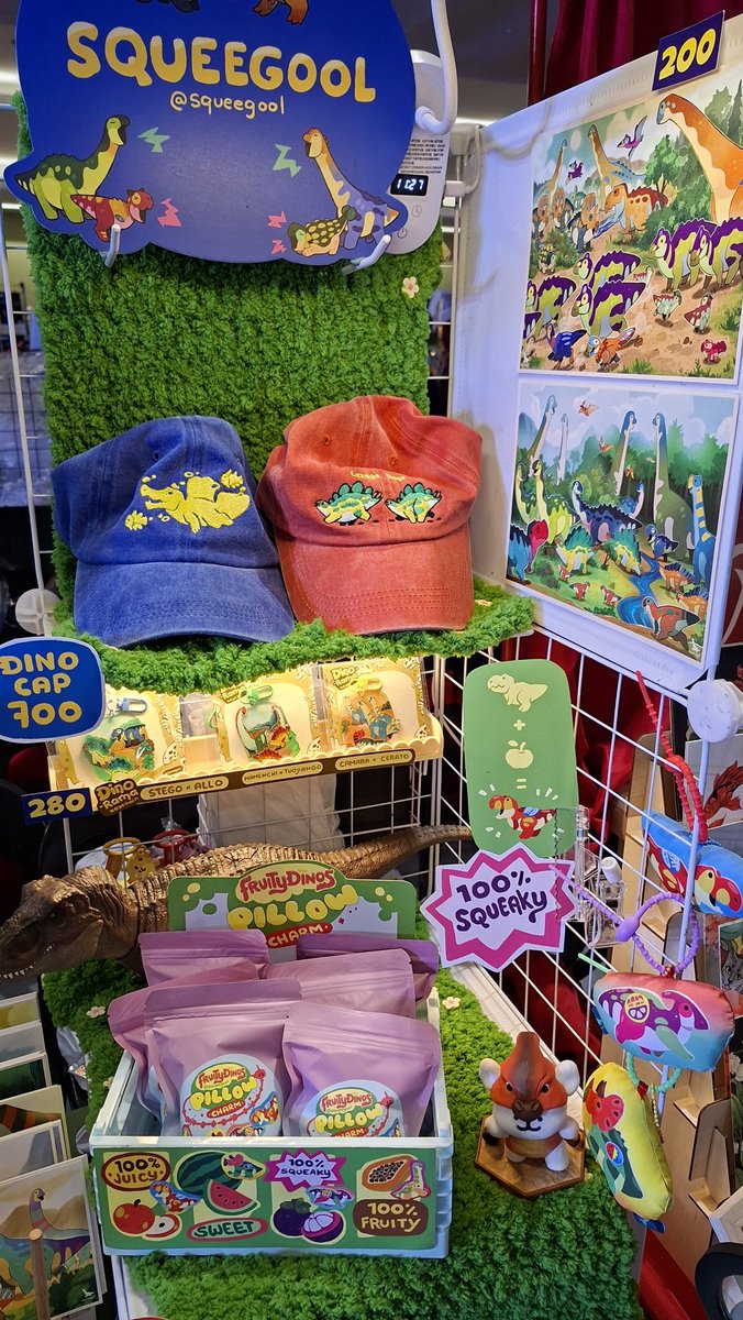 squeegool's tweet photo. Day 2 here at @komiket all original https://t.co/TrWz6C8NAi