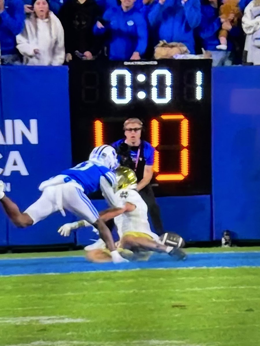 TonyPetrolini's tweet photo. @PeteSampson_ Ball on ground and 1 second left… but I guess who cares if you aren’t the home team https://t.co/matMrsIUmX