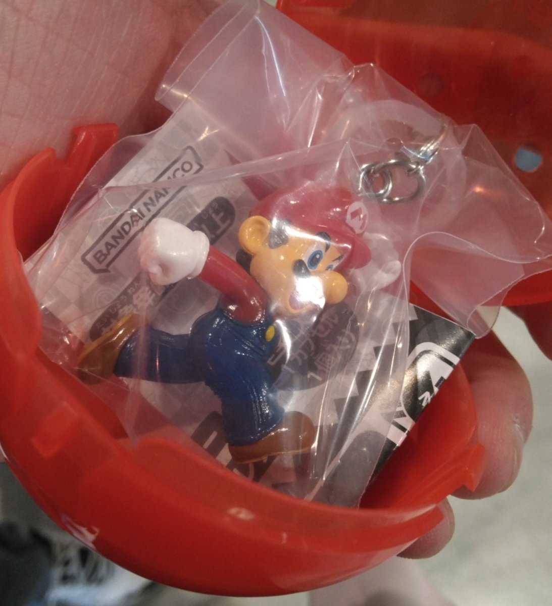 makuro1840538's tweet photo. 【交換】スーパーマリオ　めじるしアクセサリー2

譲) マリオ
求)キノピオ　クッパ

友人の分です
本日手渡しのみ
梅田付近におります。 https://t.co/c0gVMRwEYd