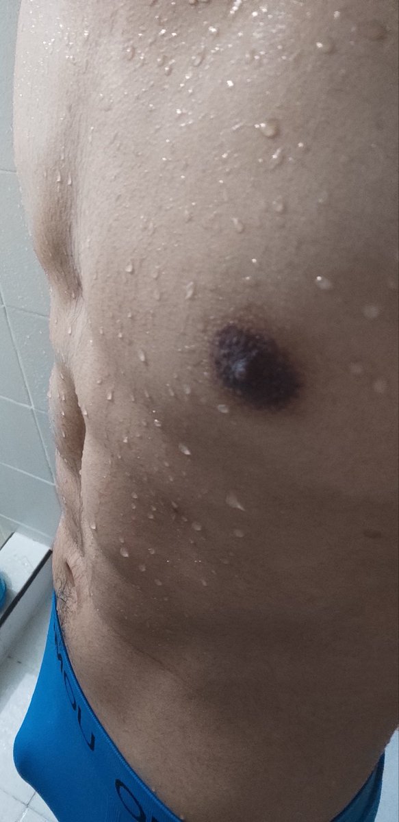 daddy_mask's tweet photo. Te gusta lo que se asoma 👀?

#bathroom #water譲 #nsfcookies https://t.co/RM0pWqDHEx