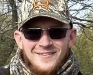 HoustonSooner13's tweet photo. @12Gage138877 @Brenardawg @Balakay278 @Melissa_OU6 My boy, you look like your dad is also your uncle https://t.co/whEZgwneHL