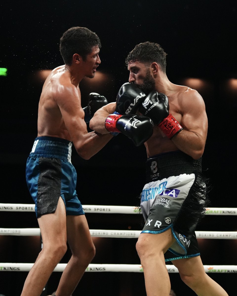 premierboxing's tweet photo. SLUGFEST FOR THE TITLE! 📸🥊 Swipe through to catch the brutal exchanges between "The Towering Inferno" Sebastián Fundora and Ermal Hadribeaj! 💥🔥 #FundoraHadribeaj https://t.co/ItQ4TrSSw9