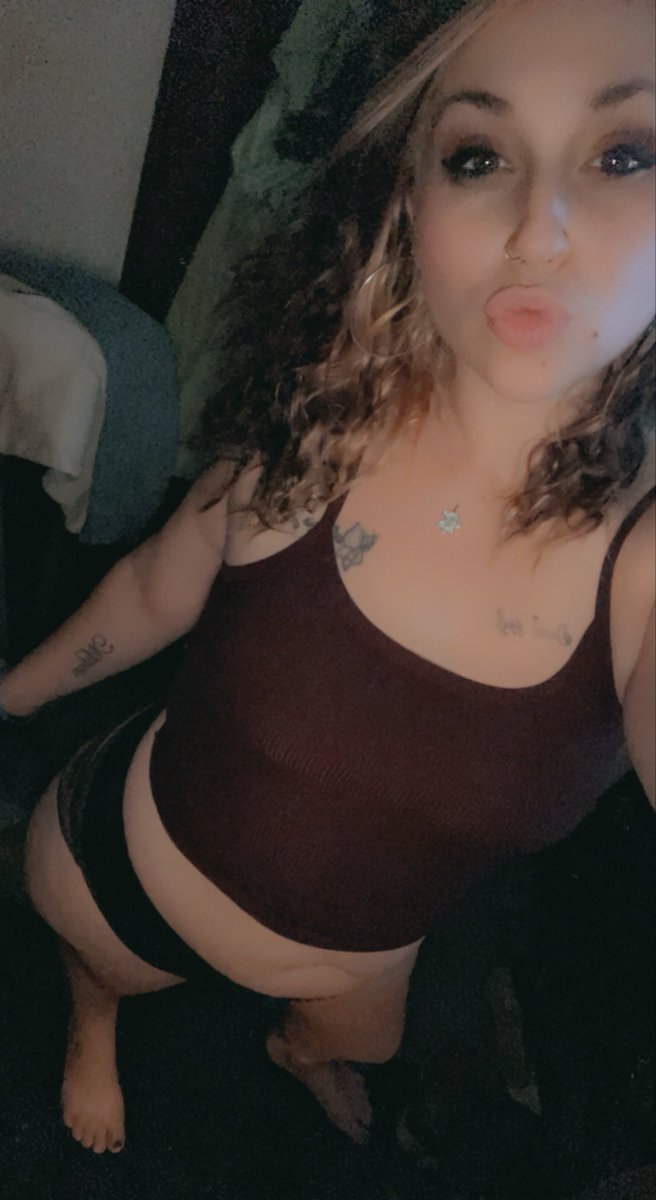 MhmmTweezy's tweet photo. Undies Comfy 💞
#Underwear #Undies 
#explorerpage #nsfw https://t.co/mh9GkDo3dQ