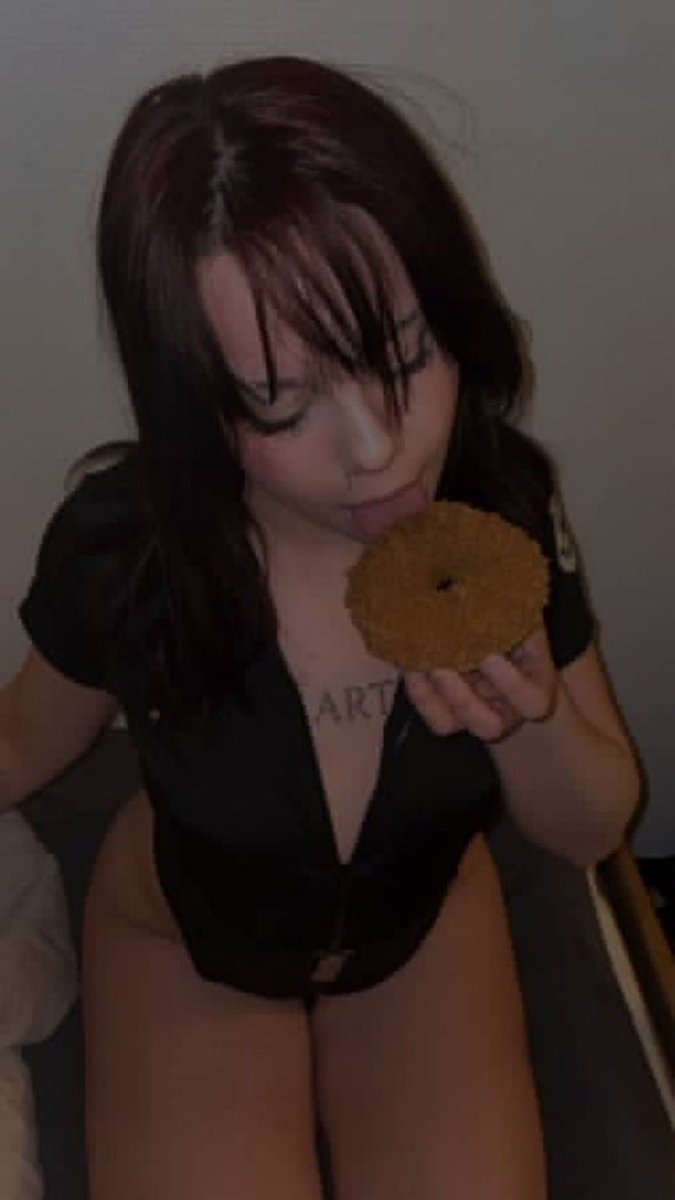 misslea_262's tweet photo. T’as le droit de garder le silence… mais je préfère quand tu supplies. #moneyslave #moneyslavefr #moneymiss #soumis #paypig #findom #femdom #atm #domina #feet #feetfetısh #atm https://t.co/L2heS3x18A