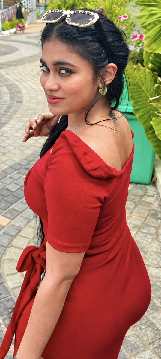 VIAGRA100mg_ll's tweet photo. @Misshoneybum "Dai thalaya aluthatha da eruma 

Me~Mooditu sappu di

@Misshoneybum "un sunni sappa aathukunu,konjam aachum mariyathai eruka 

Me~ssh,sry dii un mola soothu un moonji ellam mooda thalaiku aathuthuu

"Hyy dress ilama aamanama ombu dii"aathuu innum bodhai ya erukuu https://t.co/le8gHED01k