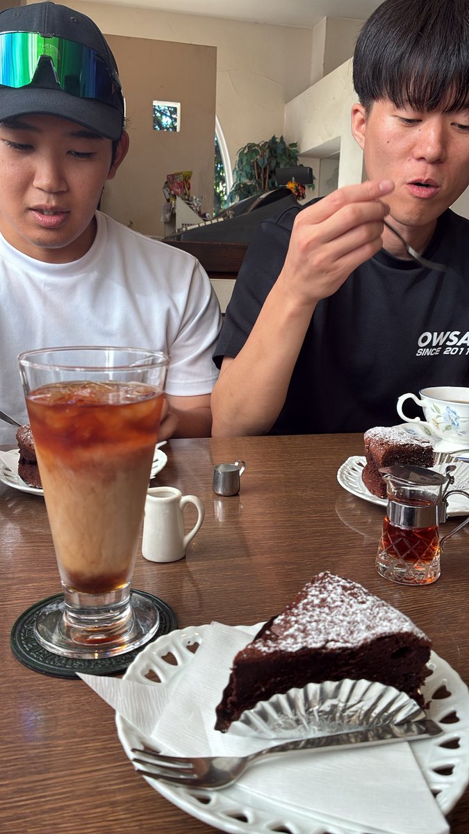 4riryo7's tweet photo. 昨日のギャトーショコラ🍫 https://t.co/W9g4ZXpo1M