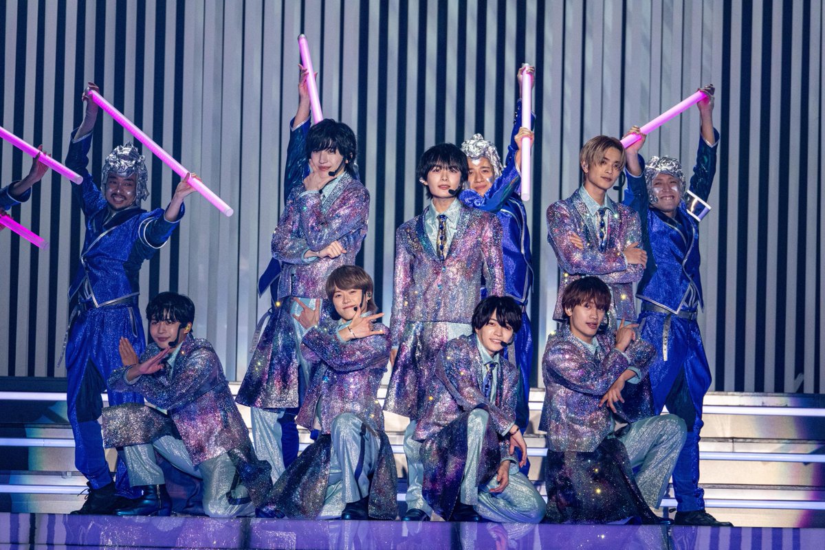 PrimeVideo_JP's tweet photo. ✩˖°⌖.꙳✩˖°⌖.꙳✩˖°⌖.꙳✩˖°⌖.꙳✩
『なにわ男子
 LIVE TOUR 2024 '+Alpha'』
場面写真を大公開📸
✩˖°⌖.꙳✩˖°⌖.꙳✩˖°⌖.꙳✩˖°⌖.꙳✩

スタ���リッシュな演出と
なにわ男子の“煌めき”が融合され、
キラキラな衣装で登場💚💜🧡❤️🩷💛💙

グループ初のユニッ���曲や
巨大な約10mのなにわ男子のバルーンも登場🎈

7人の'+Alpha'された新たな魅力が詰まった
ボリューム満点のツアー映像🌠