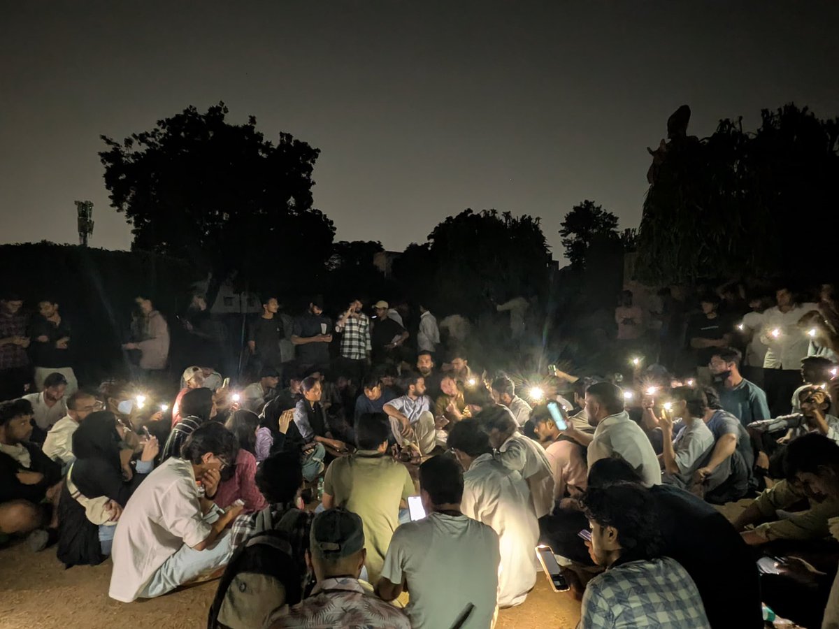 CPIMLREDSTAR's tweet photo. Solidarity with Jamia Students’ Struggle for Reinstating Union!
Withdraw Police and Paramilitary from University Premises! #jamiastudentsunion #airso https://t.co/eHsRCQtnZZ