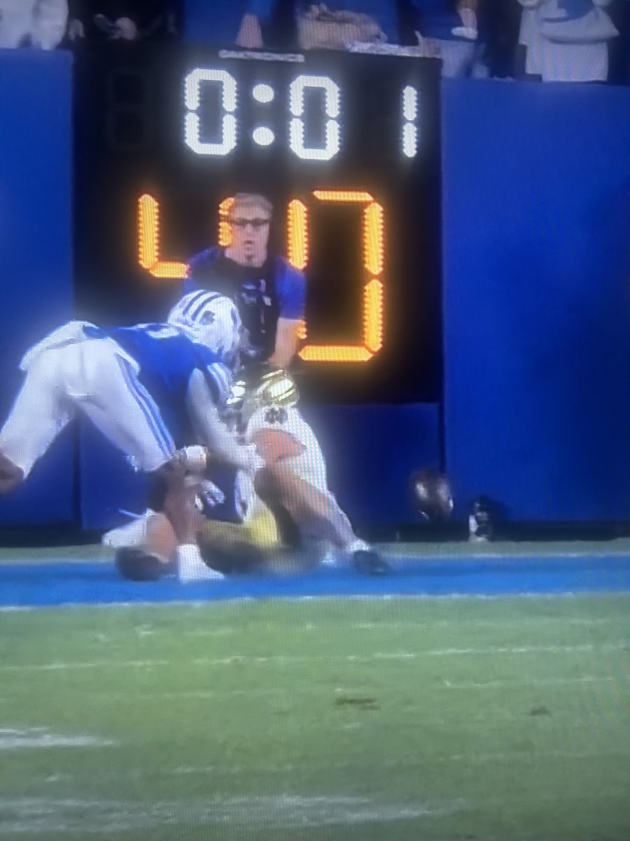 rustishaklefurd's tweet photo. @nocontextcfb 2nd picture is after the ball skipped 1 sec left https://t.co/q8ajrxTP3B