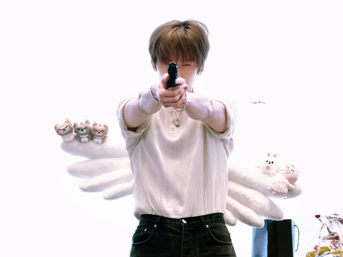 afaid_1025's tweet photo. 261017 SR 3.0

😵

#리노 #LEEKNOW 
#스트레이키즈 #StrayKids https://t.co/oyL0bgNgLi