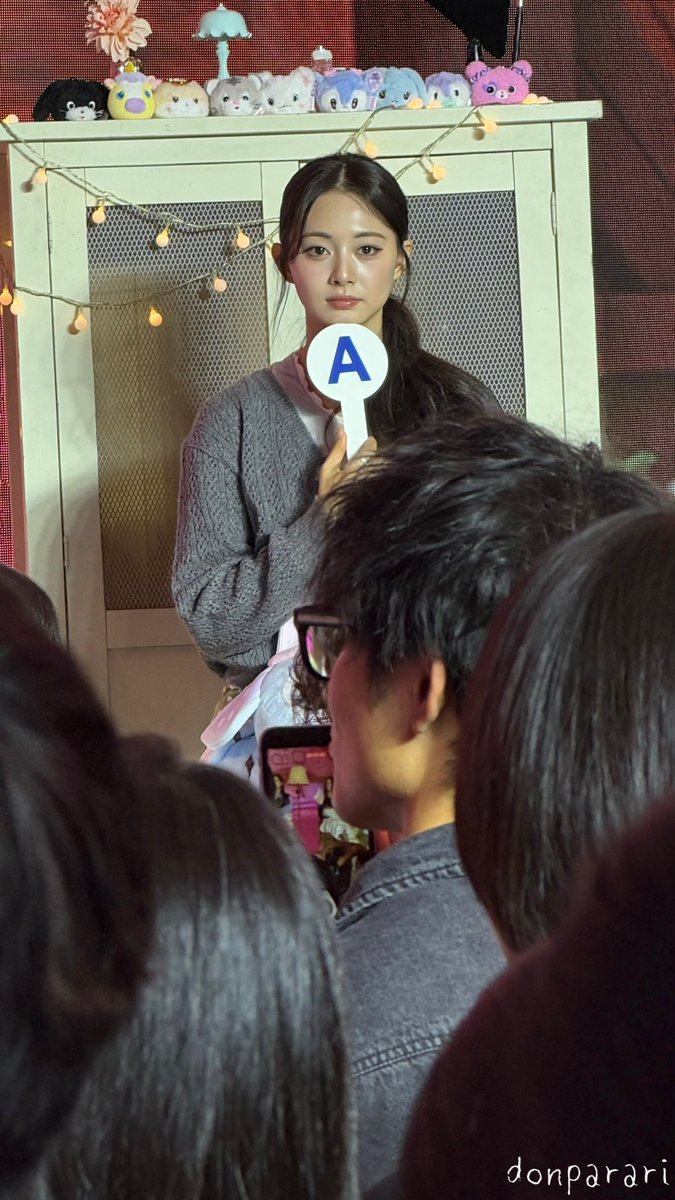 donparari's tweet photo. 🦌ツウィちゃん
ステキな時間をありがとう！#TWICE_11TH_ANNIVERSARY #ONCE_UPON_A_THRI11 https://t.co/zlxHavuBfj