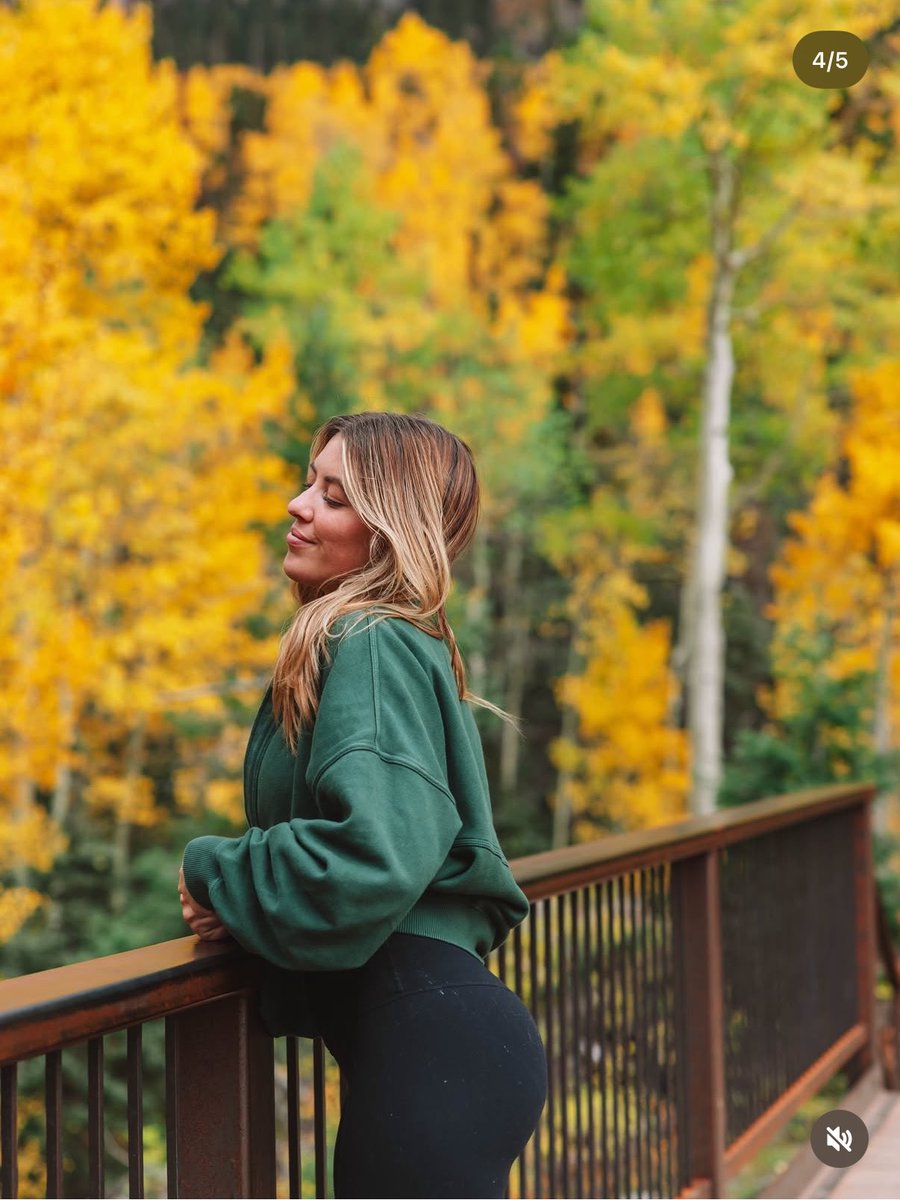 samepostchicks tweet picture