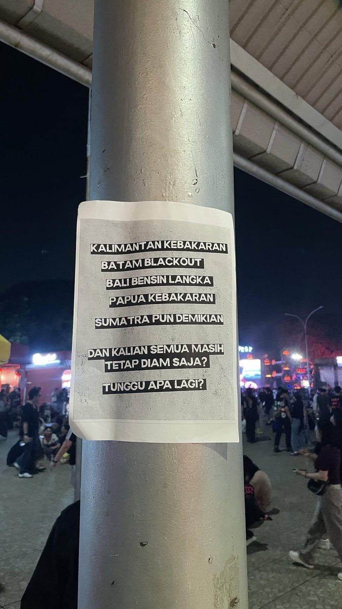 ghinanaililaz's tweet photo. Bahkan di festival musik pun tetep berisik menyuarakan issue negara saat ini. Love @synchronizefest yg bener-bener menyuarakan issue saat ini di setiap sudut 🫶🏻🫶🏻🫶🏻 https://t.co/8qTN6LttRc