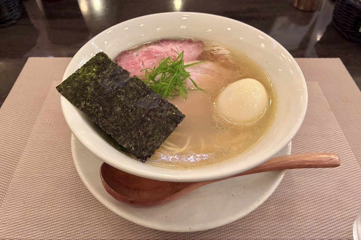 mochimozza's tweet photo. 集中練の合間に美味しいラーメンを食べる会🍜
@ MENSHO https://t.co/8LqASWsqz8