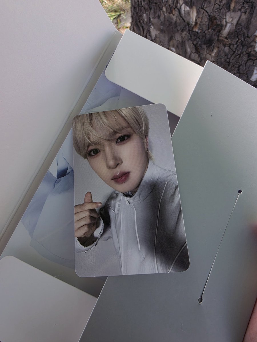 sell_whisper's tweet photo. 엔시티 팝업 네오 그라운드 그룹 포토 세트 사쿠야 양도

그룹 포토 세트 사쿠야 버전 양도 0.8
( 본품 + 포카 )
🔗https://t.co/tPtT0noqLA

엔시티 위시 nct wish neo ground 교환 10주년 판매 https://t.co/havFWIZLSC