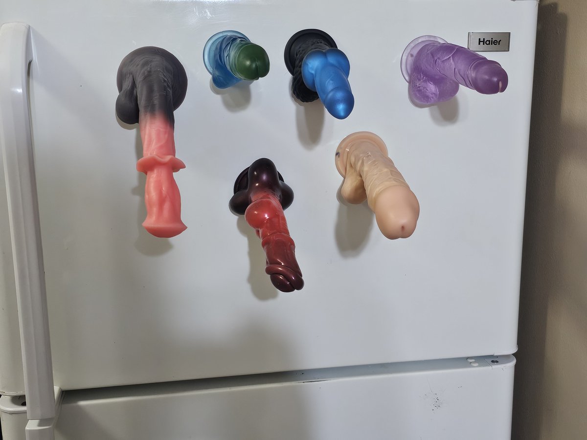 ButterBallver's tweet photo. Anyone else keep their dildos on the freezer after washing them https://t.co/5m0w7IwRd2