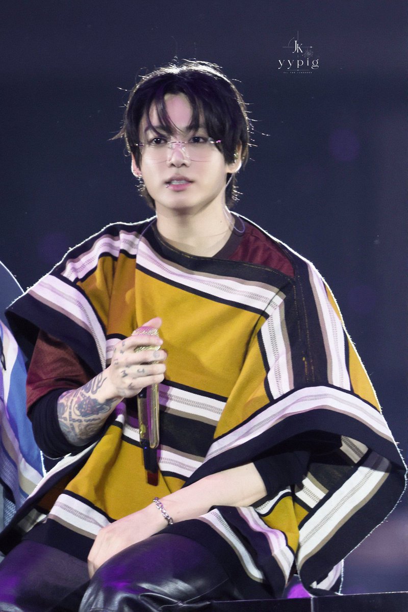 mnjeonjungkook's tweet photo. 261017 SANTIAGO JUNGKOOK

 #정국 #JUNGKOOK @BTS_twt #방탄소년단
#BTS_WORLDTOUR_ARIRANG_SANTIAGO_D3 
📸@YYPIG97 https://t.co/8EHH9KQC84