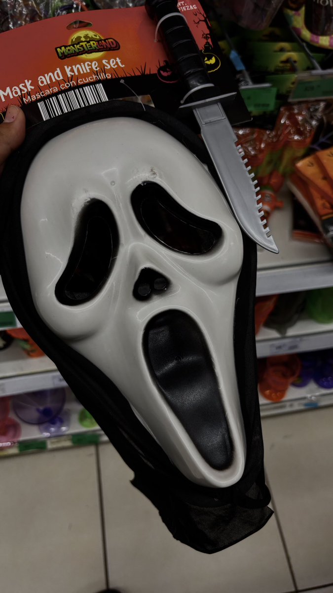 stefstrawberry_'s tweet photo. No pido mucho 🤤 solo quiero que me detonen con máscara de ghostface 🥺 https://t.co/UNvwUPPtSI