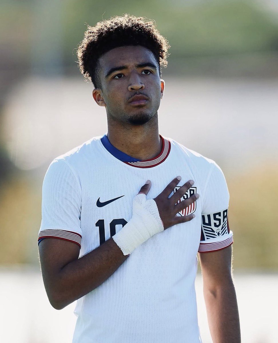golz_tv's tweet photo. “There’s Mexicans all around the world, not just in Mexico. I’m happy I get a chance to showcase that.” 🇺🇸🇲🇽 

Da'vian Kimbrough, who’s eligible for both USMNT and Mexico, spoke about his Mexican pride. 

At 13, he became the youngest professional athlete in US sports history.

Now 16, he’s played for the youth national teams of both US and Mexico.

The teenager recently spoke to CBS News Sacramento for Hispanic Heritage Month.

“My mom’s side is Mexican,” Kimbrough said.

“My grandpa, he grew up in Michoacán. Growing up with him, whether it was watching Liga MX games or eating the food that he cooks, traditional dishes, that's kind of where I take most of my main heritage. 

“We want to take a trip down to Mexico, where my grandpa grew up, because we feel like it's important to visit and see the foundation of the heritage.

“There's Mexicans all around the world, not just in Mexico. 

“So I'm happy that I get the chance to showcase that and hopefully I can be somebody they can look up to.”

Kimbrough was born in Woodland, California to an African-American father and Mexican mother.

He signed a professional contract with Sacramento Republic at 13 and now, he’s on loan to MLS NEXT PRO side North Texas SC.