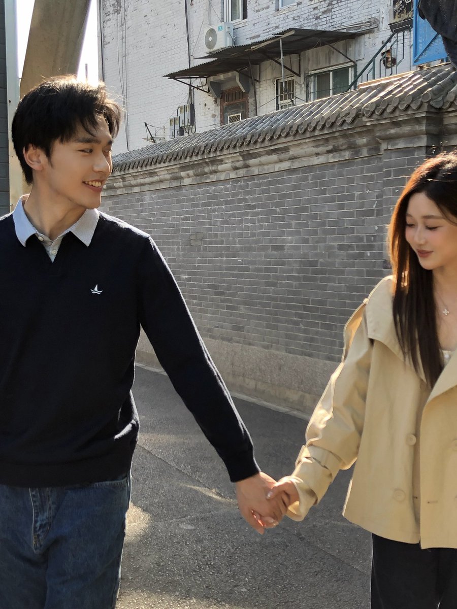 seoyoungwondan's tweet photo. From Bohan “Wish card fulfilled +1: Walked through Beijing’s autumn with you”  #HeartSignalS9 https://t.co/gDIwnbZXW8