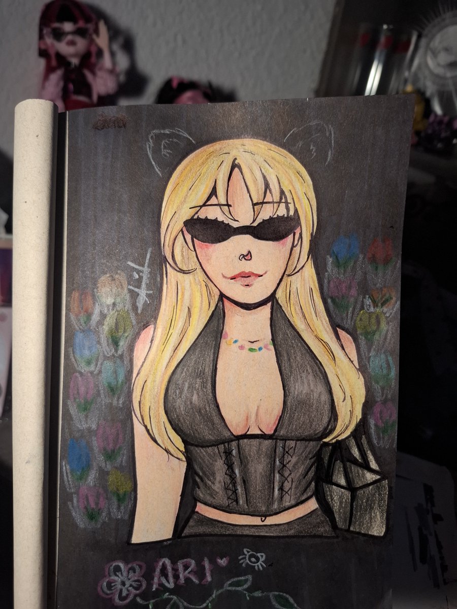 KozumeA_'s tweet photo. Dibujito que hice de @arigameplays 💖

Hace rato no terminaba un dibujo 😭
(La cabeza siento que me quedo un poquito grande pero aún así me gusto, próximamente trataré de hacerlo en digital) https://t.co/Dsk7oqCuWf