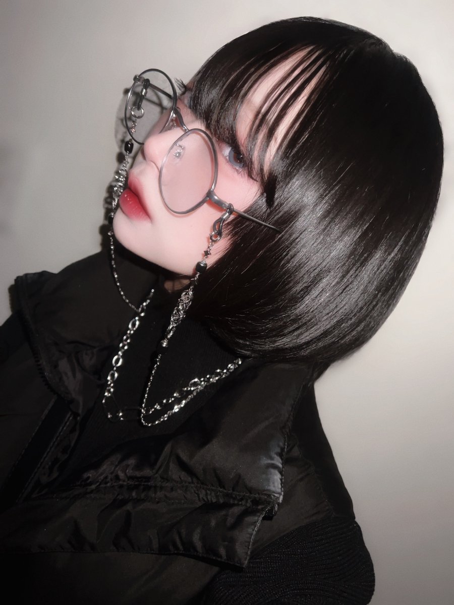 tooru072's tweet photo. かっこいいお姉さん界隈向けアクセサリー https://t.co/F32E9mBteK