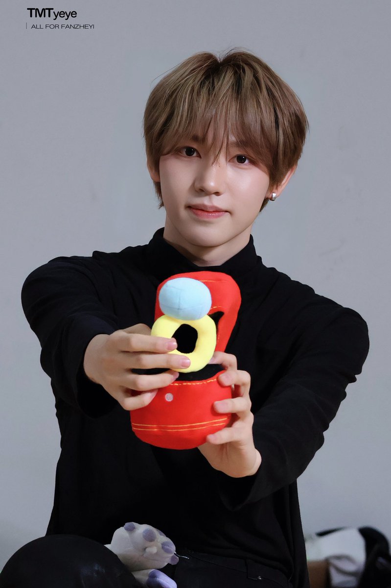 TMTyeye's tweet photo. 20261017 애플뮤직

💍

#范哲逸 #FANZHEYI #판저이 
#modyssey #모디세이 https://t.co/sFqHHZwqS9