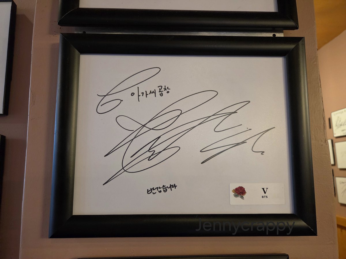 jennycrappy's tweet photo. LA 아가씨곱창!!!! 드디어가봤댱
근데 왜 윤기랑 태형이 싸인밖에 없찌..? 못찾은건가🤔
#SUGA #V https://t.co/hvCYc4nOt8