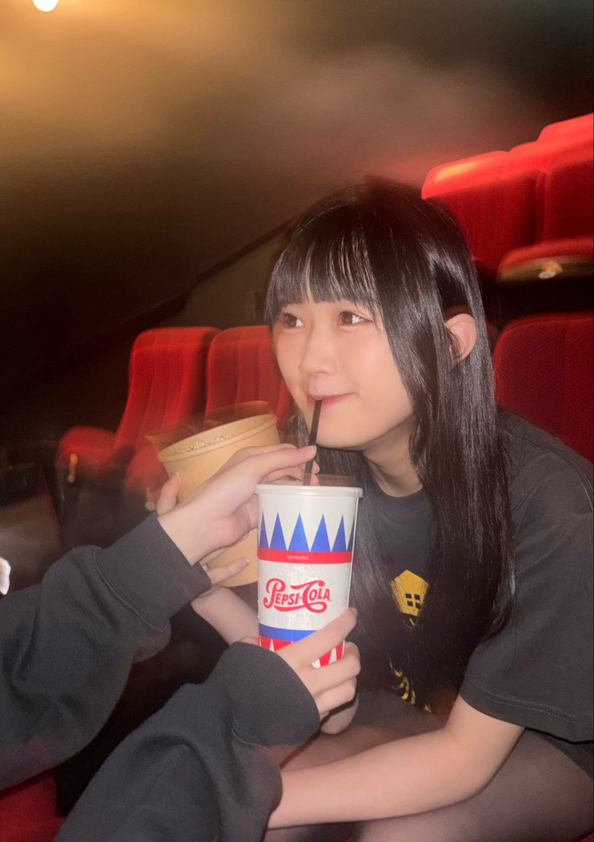 May_o_o_T's tweet photo. 映画『BanG Dream! Ave Mujica prima aurora』
上映会をみんなで観る会

ありがとうございました！！

幸せほくほくタイムでした（限界オタ）
ほんとに凄い時間でした...ここで終わるっ⁉︎
今すぐ続編が見たぁあぁあい！！！ 

桜花ちゃんコーラ飲んじゃってごめんね
#バンドリ #マチアソビ #家団 https://t.co/9Z9mgHyXJT