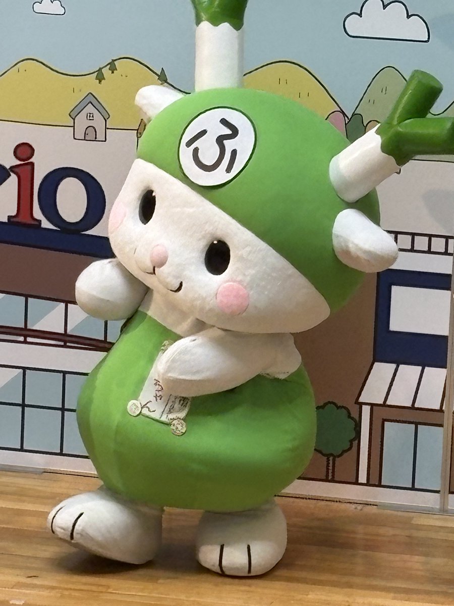 fukka_yuru_nui's tweet photo. 今日は歌のお姉さん達と踊っていたふっかちゃん☺️💗
振り付けを練習してるシーンです♪
(※)写真撮影・動画OKでした。

 #アリオ深谷 #ふっかちゃん https://t.co/NpmwM3vdl1