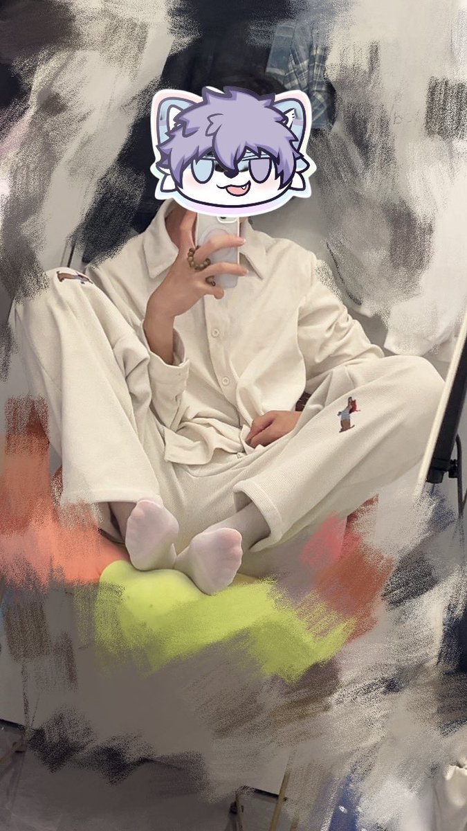 Ylibaibai's tweet photo. 你的眼睛在看哪里 #furry #正太 #脚 #白丝 https://t.co/c8hWfUumkv