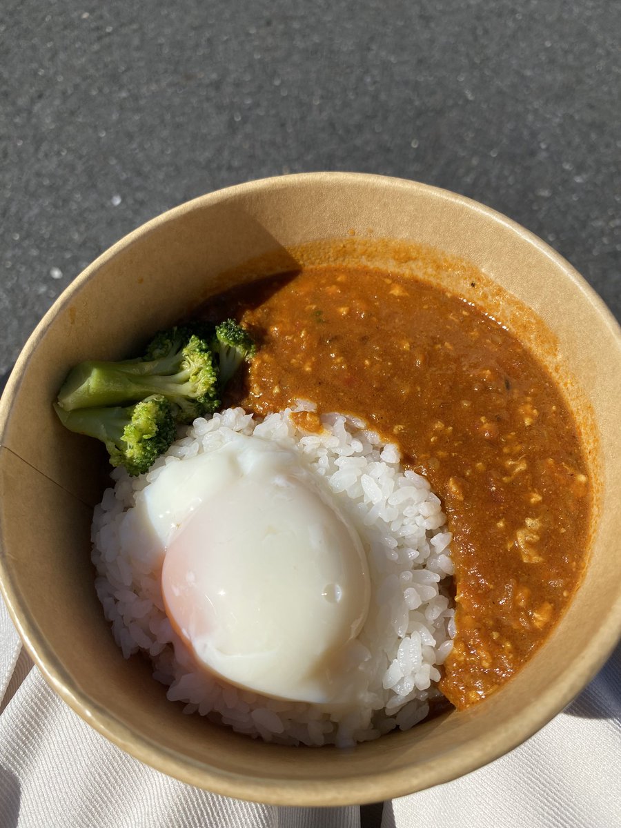 MISASPBV's tweet photo. 本日はmurffin Carnival!!”
会場着いただけでテンション上がる！！

キーマカレーめっちゃ美味しかった https://t.co/NzYWuh6Qbw
