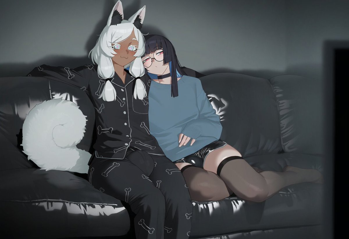 LoloOnThaLow's tweet photo. A sleepover w/ Rumi. https://t.co/5dIxXsGFis