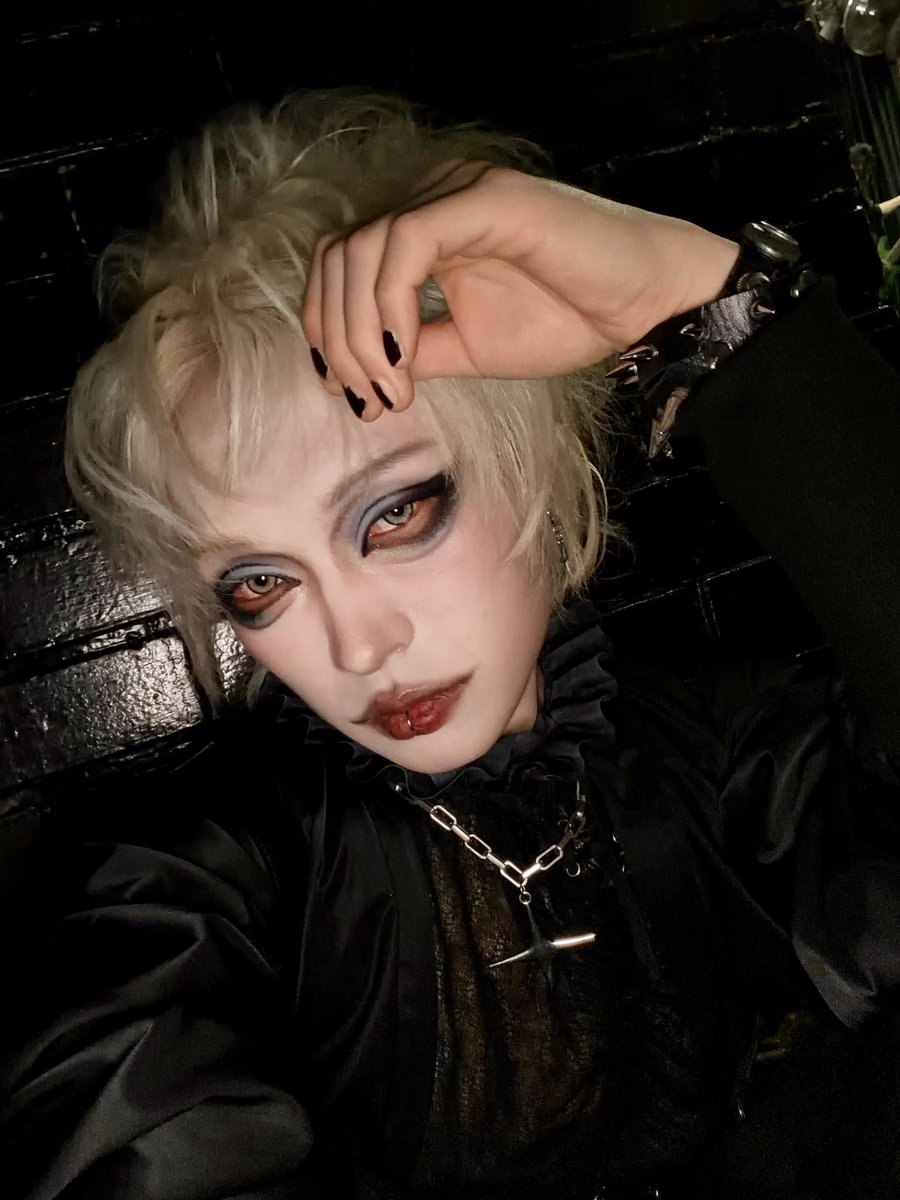 killingdazemgmt's tweet photo. HAPPY BIRTHDAY, JUHO!

Today, we’re celebrating Juho of Madmans Esprit!

To mark this special day, we’re sharing an exclusive photo of Juho with you. We hope your birthday is filled with happiness, inspiration, and unforgettable moments!

Join us in wishing Juho a wonderful birthday in the comments!
