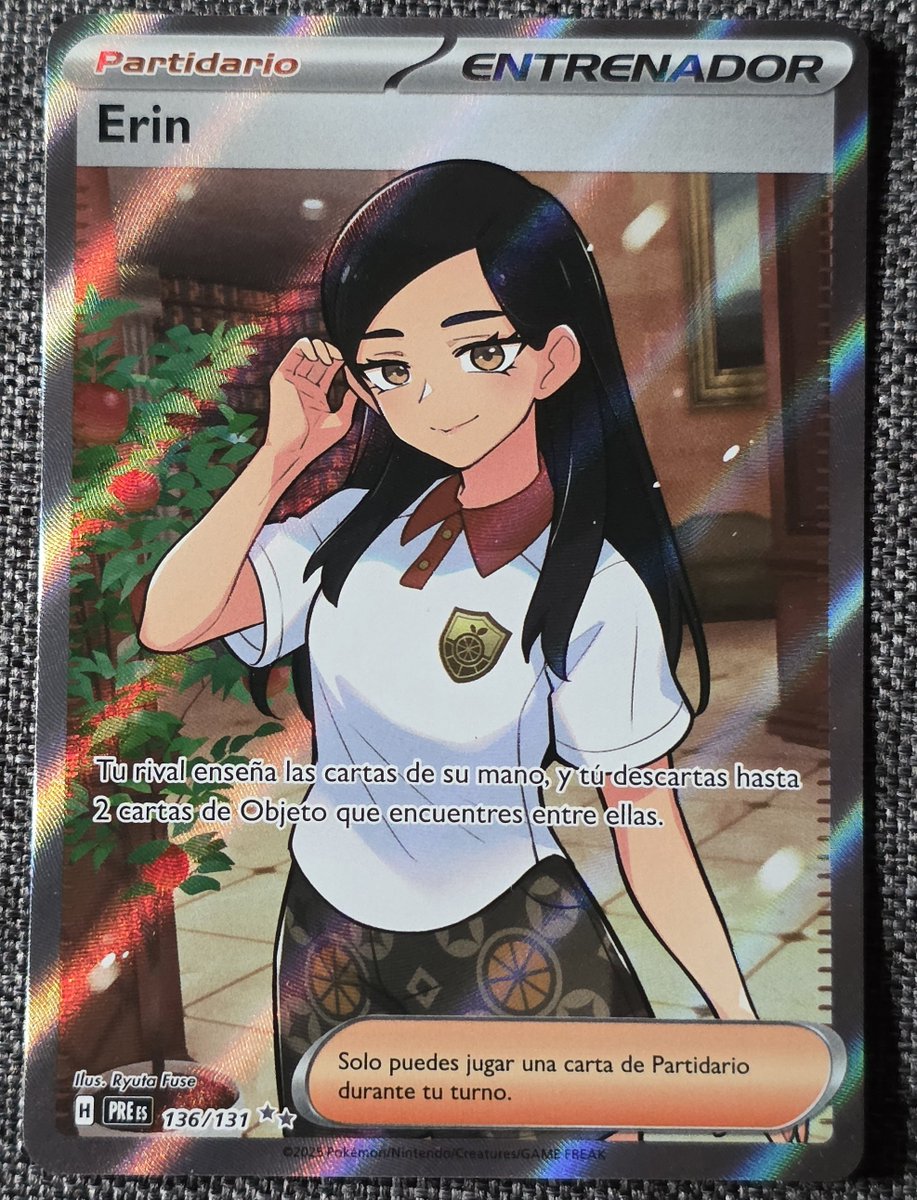 ShiinaAmai's tweet photo. Haben Prismatische Entwicklungen geöffnet. 
Natürlich haben wir nichts gutes gezogen 😂
Aber das einzelne spanische Booster, was ich noch da hatte, hat mir wenigstens eine Trainer Full Art gegönnt 😊 https://t.co/dOf47NJ4Ui