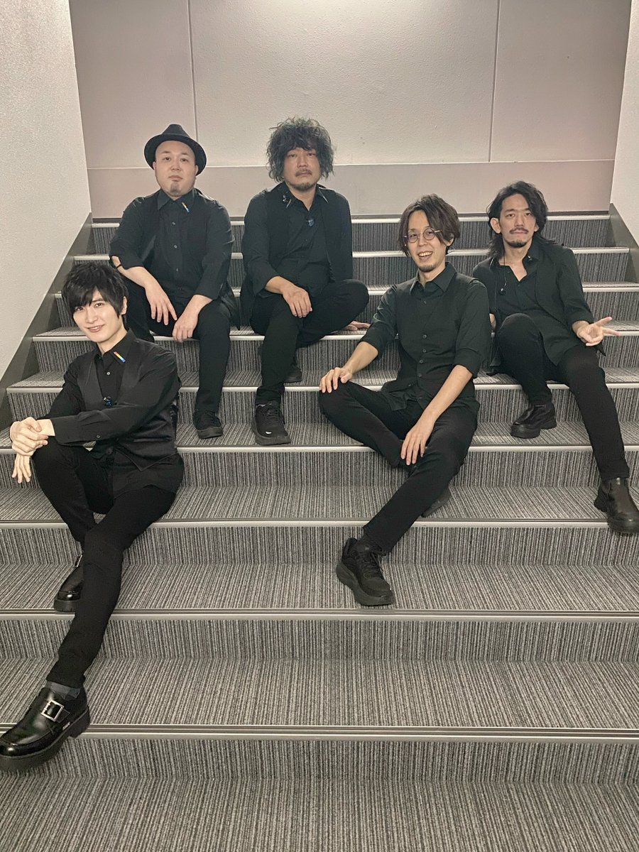 keiki_key's tweet photo. AtR Tour秋公演2日目終了しましたー！！

懐かしい曲から最新の曲までたくさん弾けてAtRの歴史を振り返られたライブでした。

2人が本当に楽しそうだった♪
改めましてまふちゃんお誕生日おめでとう🎂

写真はお馴染みAtRバンドー！

#AtR春夏秋冬🍁 https://t.co/NkOzl9xCL5